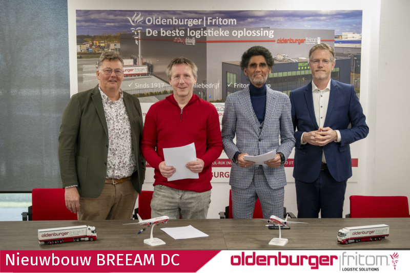 Ondertekening bouwcontract nieuw DC Oldenburger|Fritom Veendam in 2024.